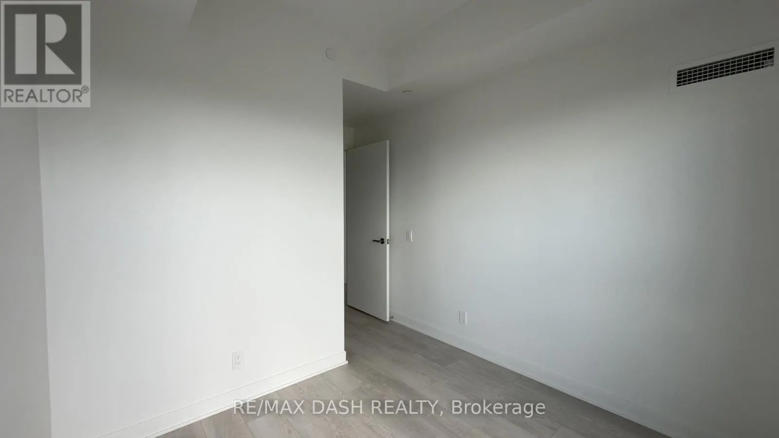 1618 - 6 FLAVELLE TRAIL