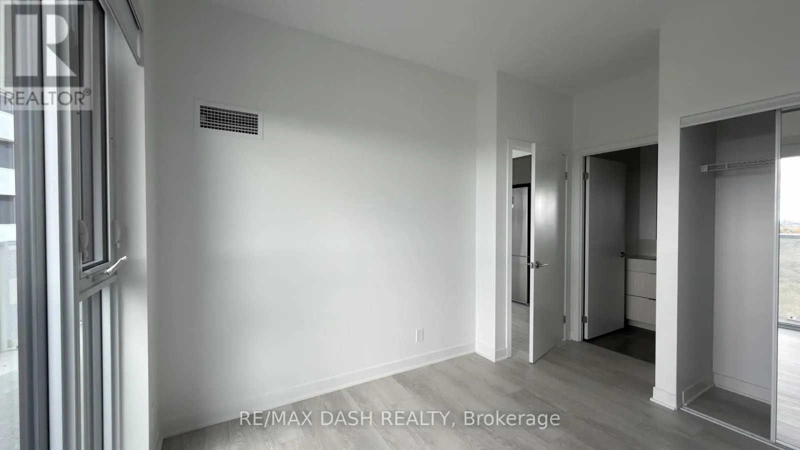 1618 - 6 FLAVELLE TRAIL