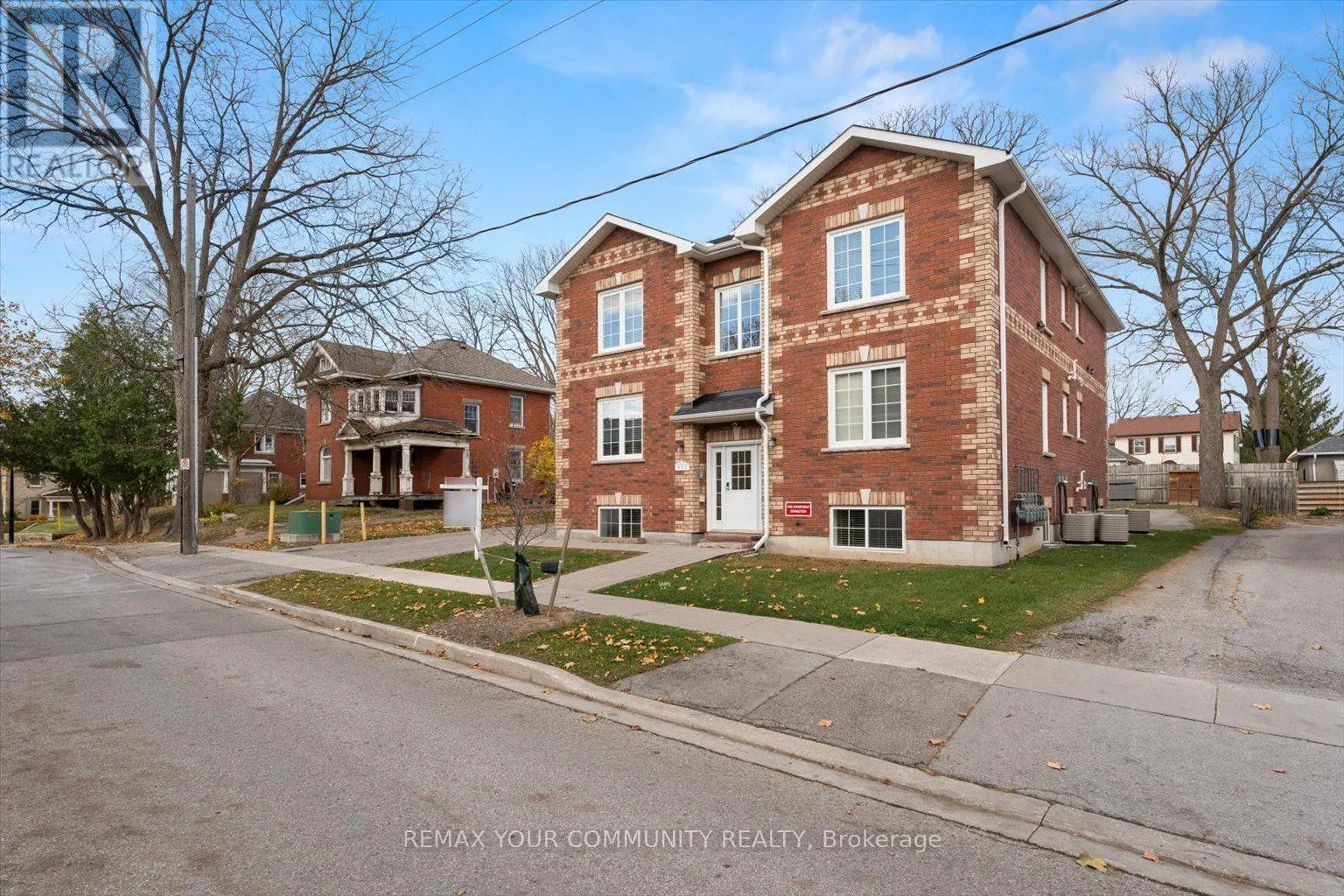 # 3 - 443 TIMOTHY STREET