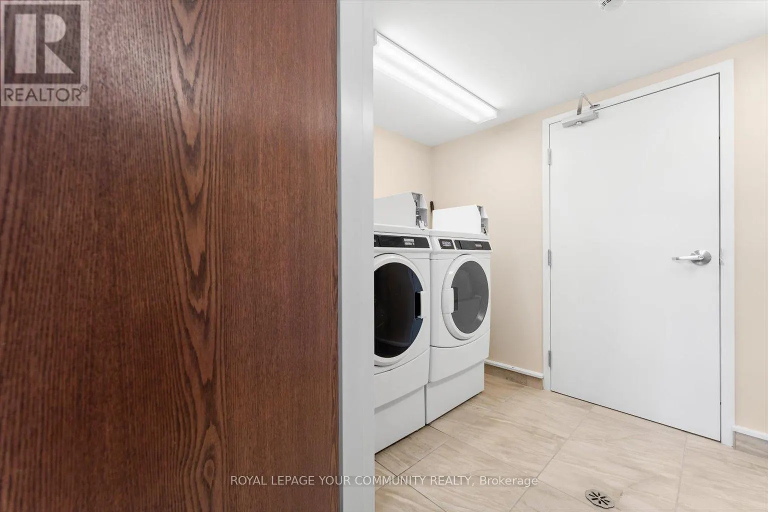 # 3 - 443 TIMOTHY STREET