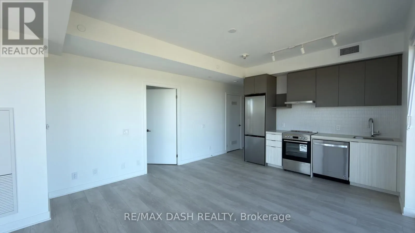 2812 - 6 FLAVELLE TRAIL