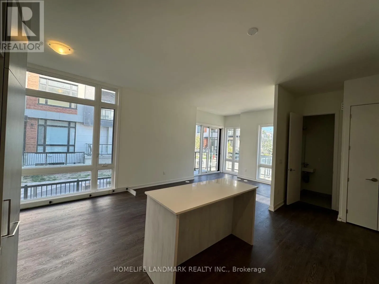 1101 - 12 DAVID EYER ROAD