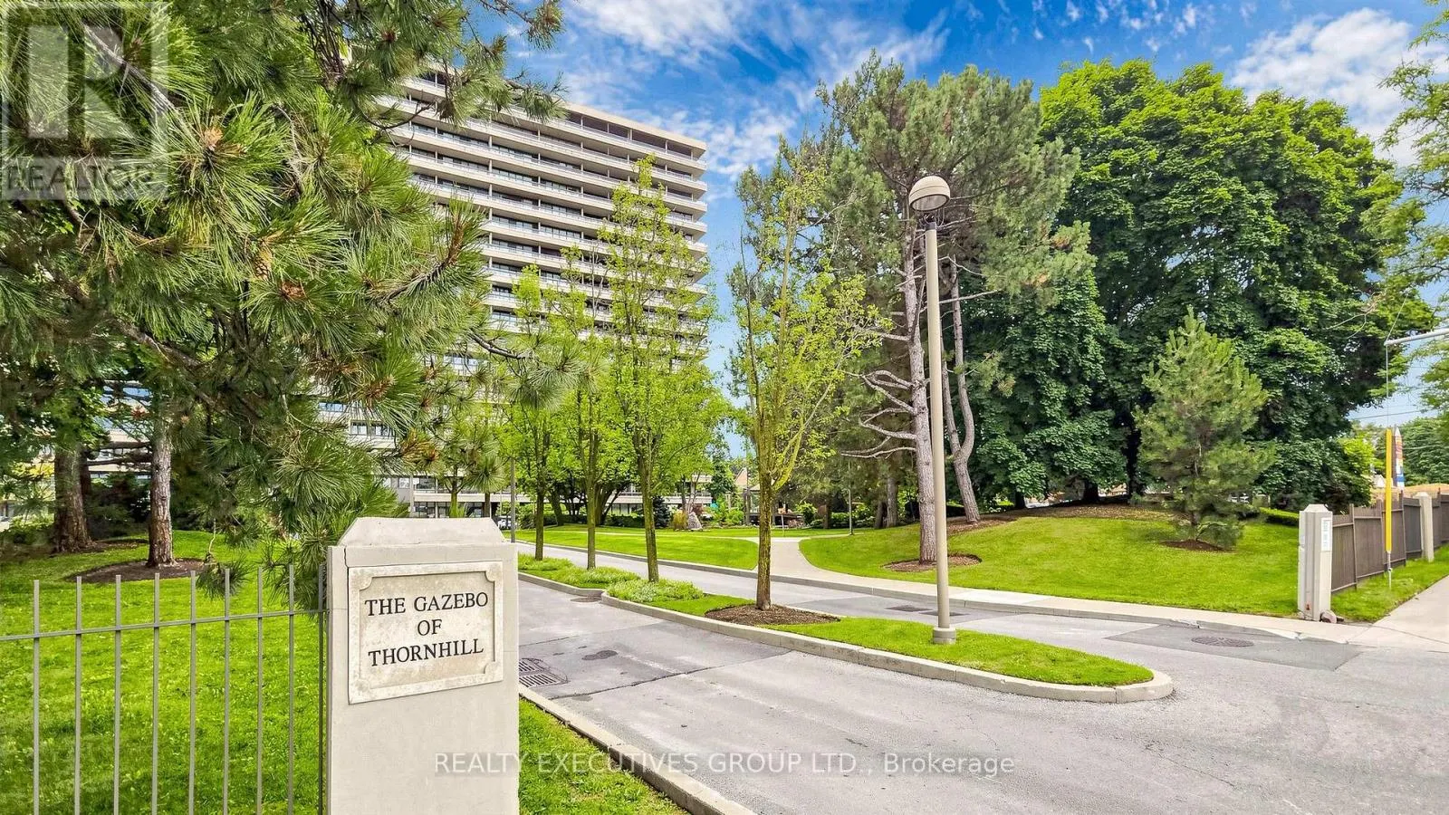 1707 - 8111 YONGE STREET