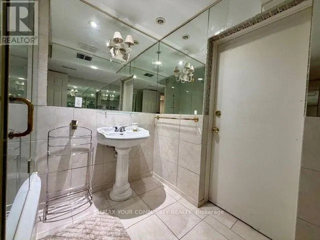 LOWER LEVEL - 15500 LESLIE STREET