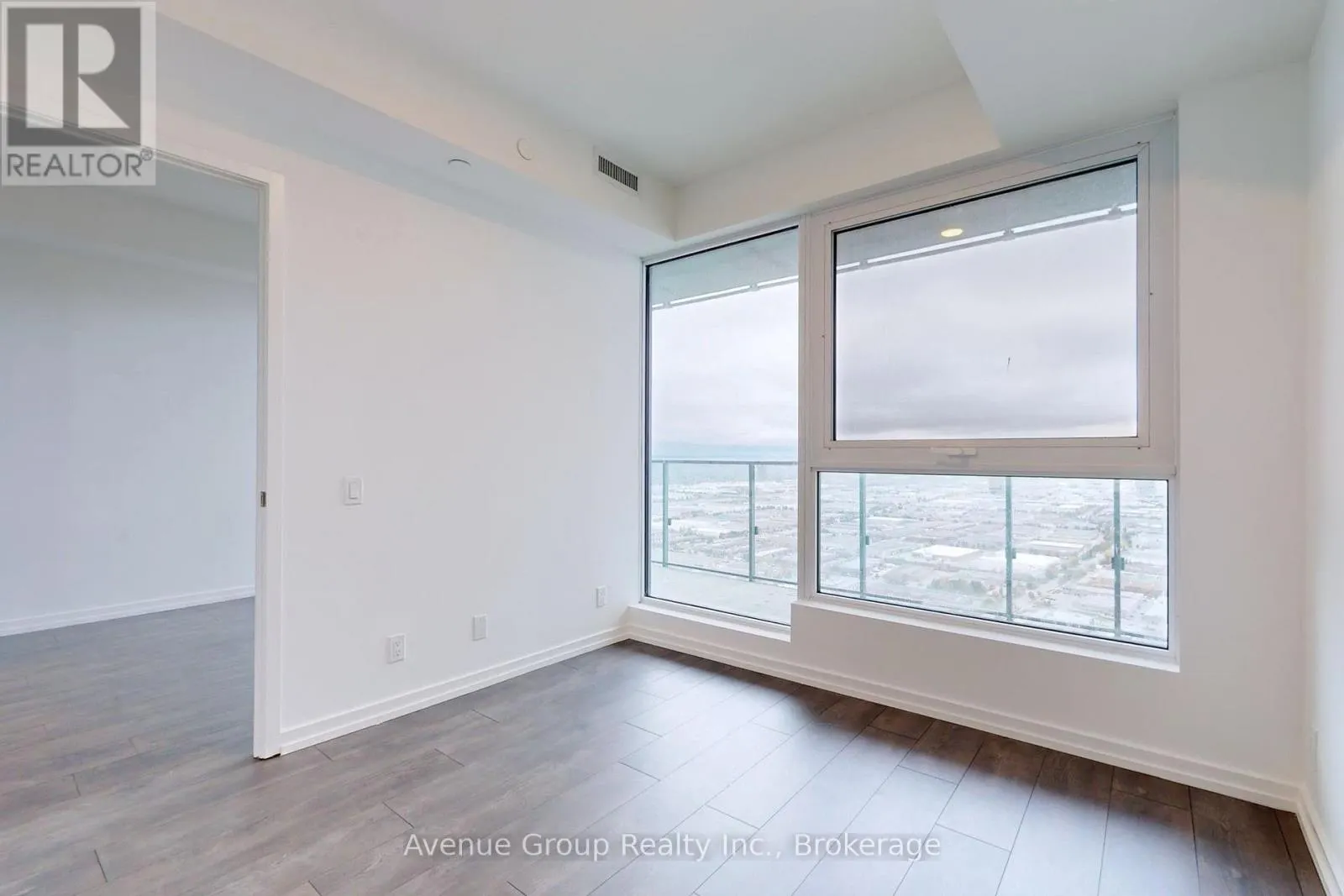 5208 - 7890 JANE STREET