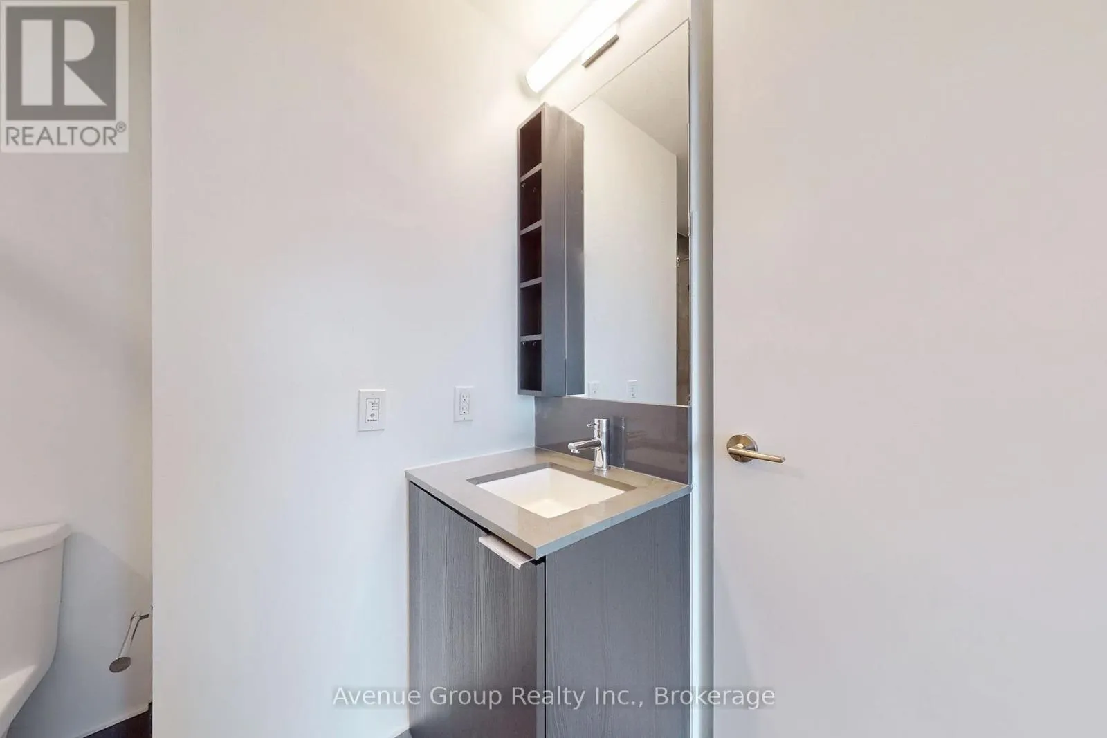 5208 - 7890 JANE STREET