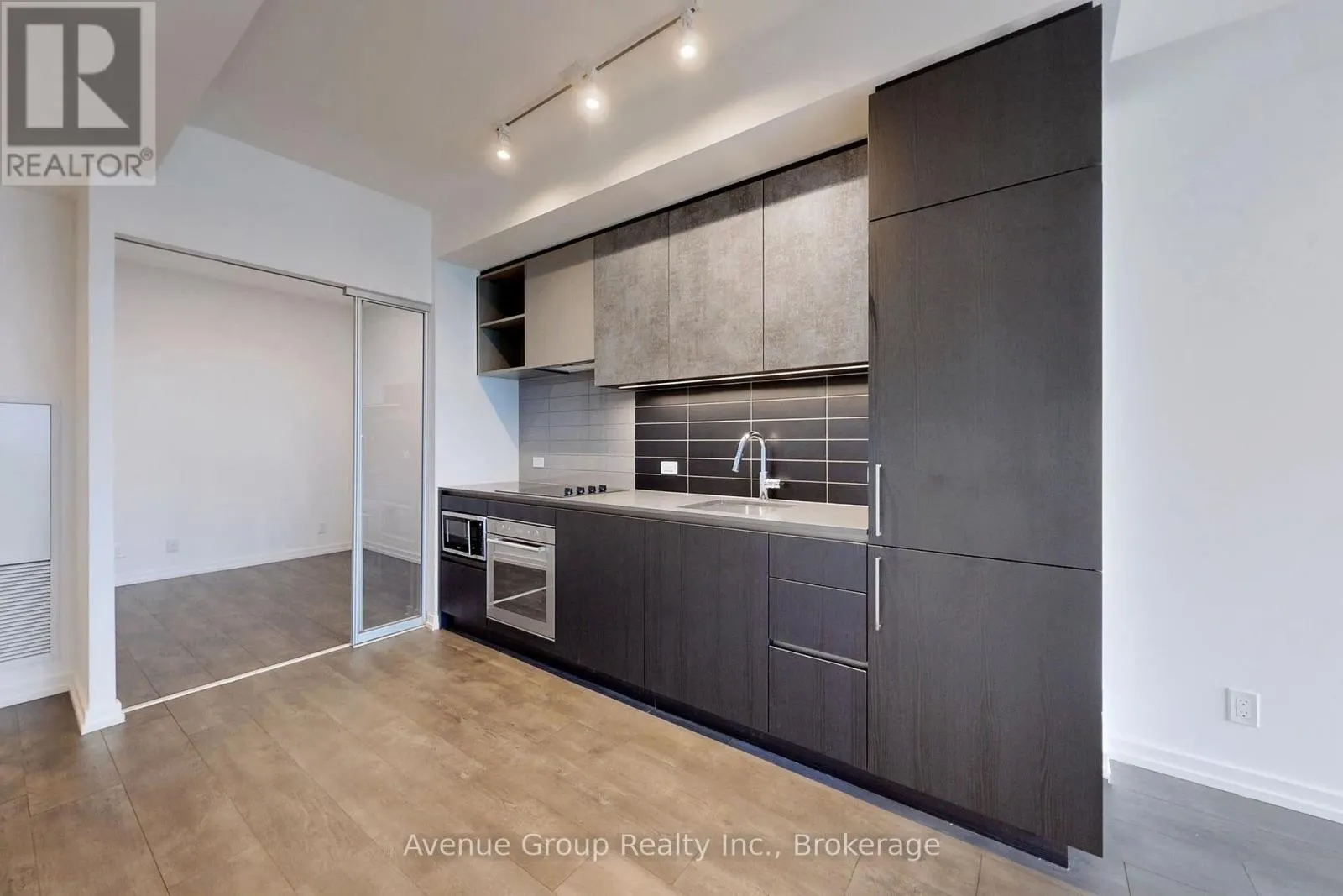 5208 - 7890 JANE STREET