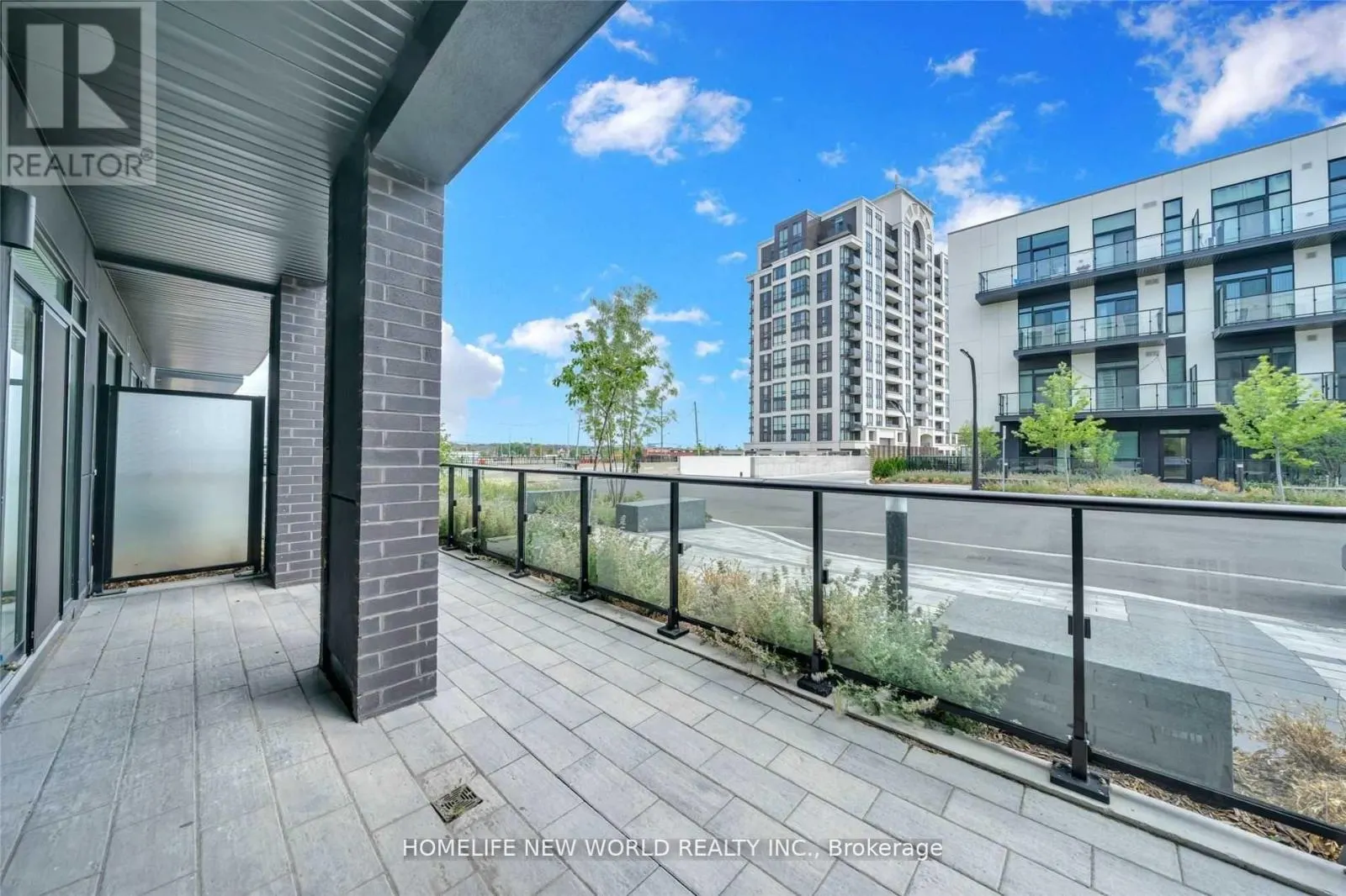 G07 - 1709 BUR OAK AVENUE