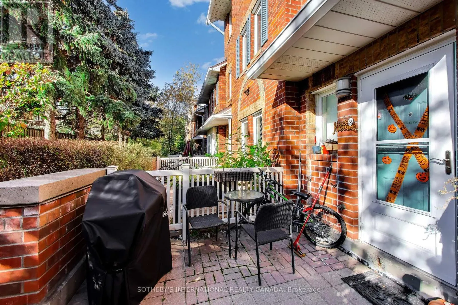 714 - 900 STEELES AVENUE W
