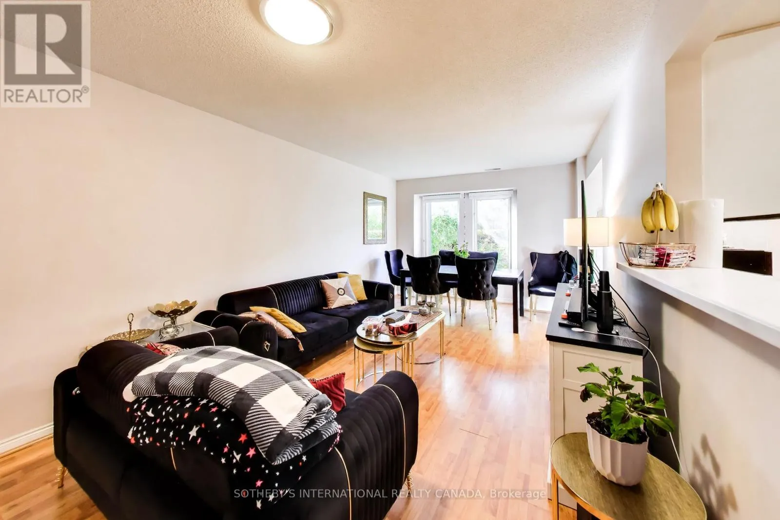 714 - 900 STEELES AVENUE W