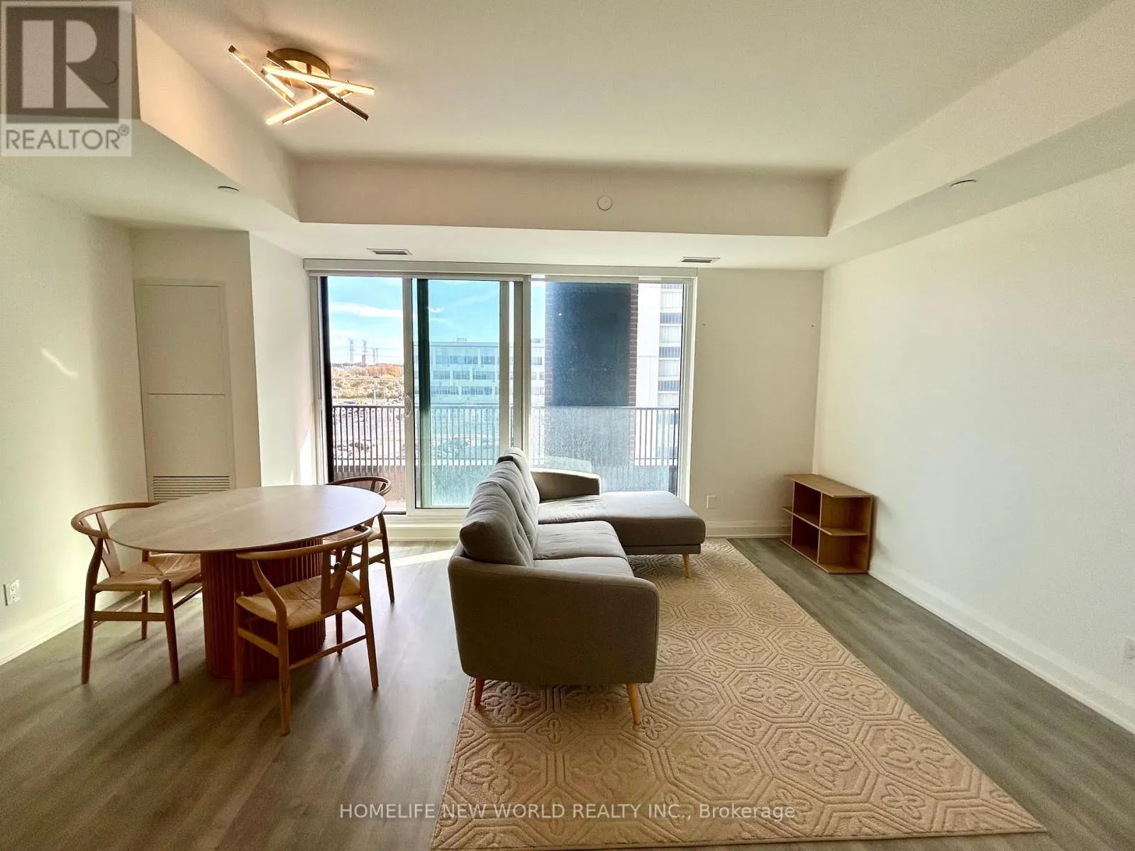 518 - 38 ANDRE DE GRASSE STREET