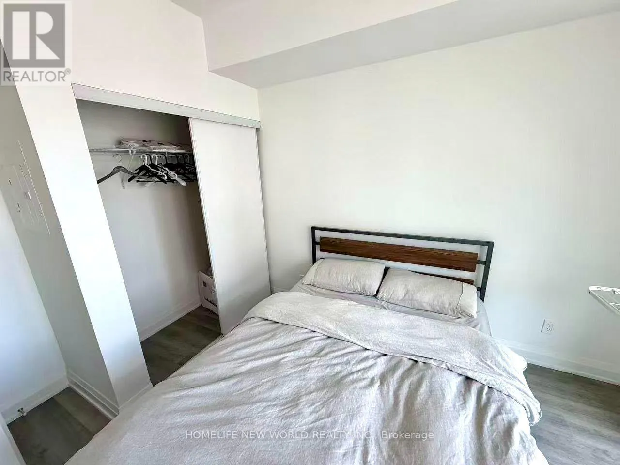 518 - 38 ANDRE DE GRASSE STREET