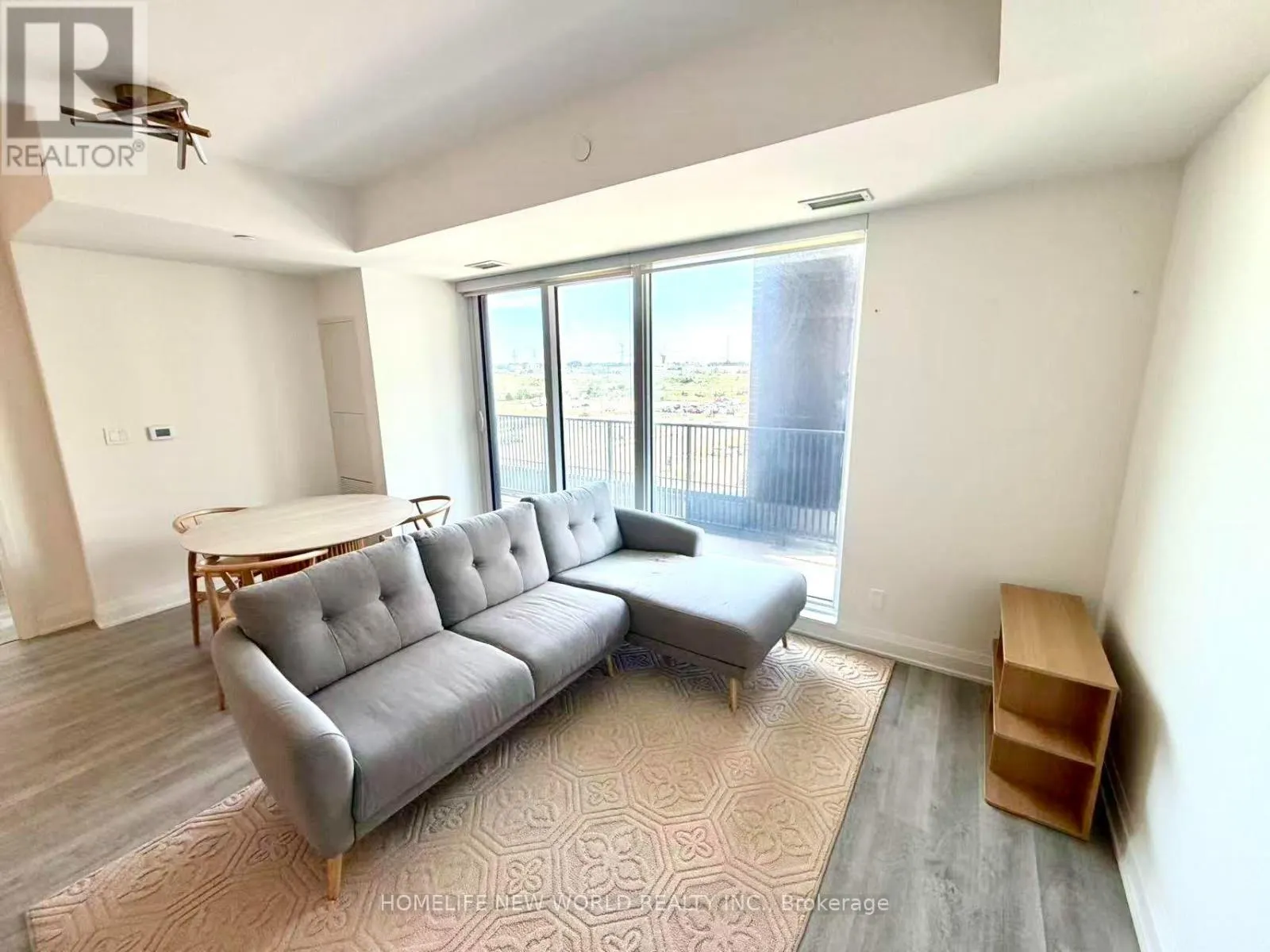 518 - 38 ANDRE DE GRASSE STREET
