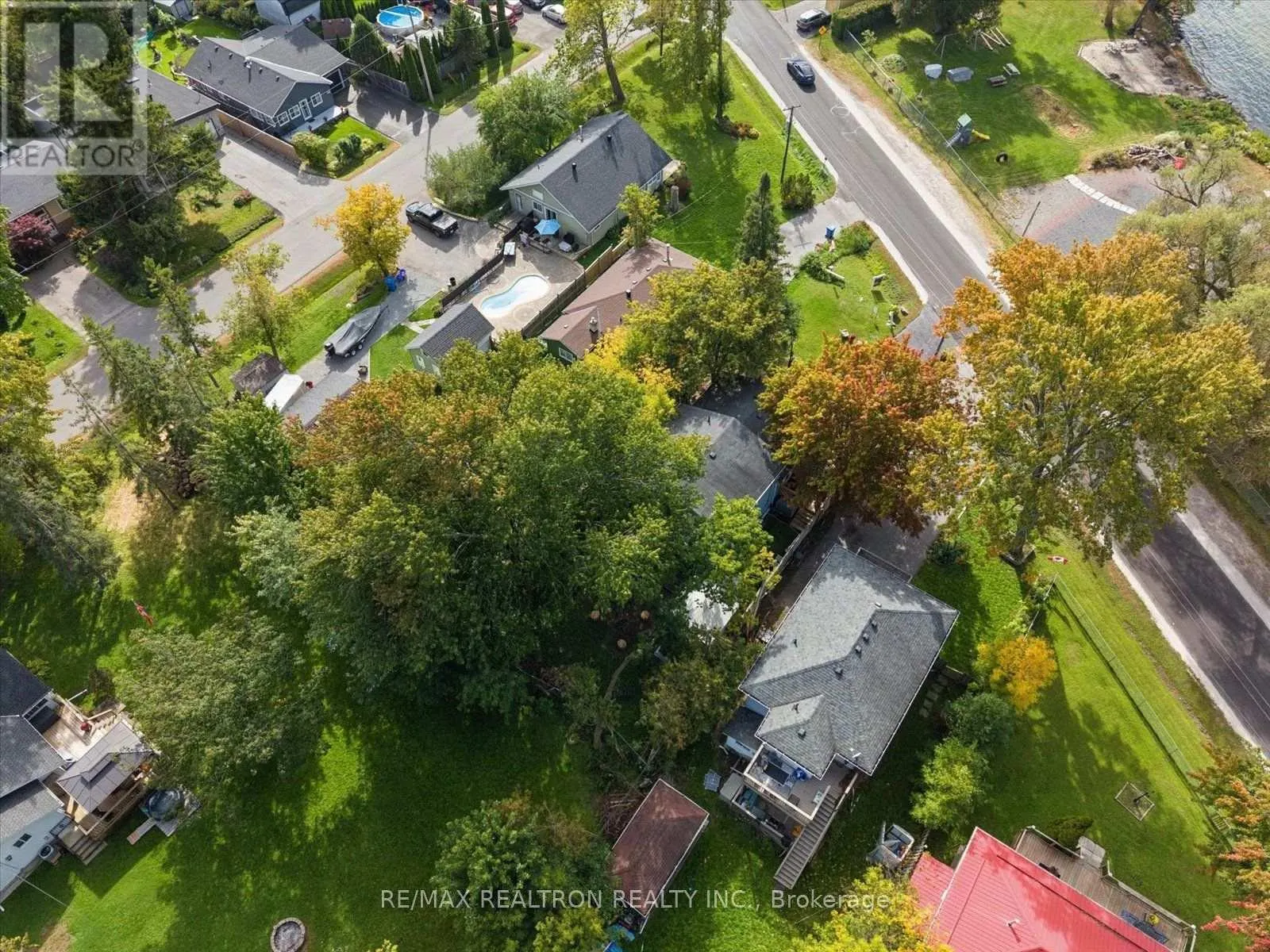 435 LAKE DRIVE S