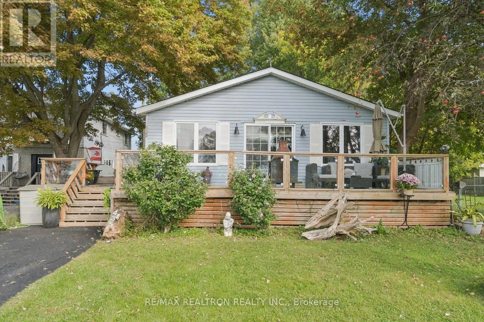 435 LAKE DRIVE S