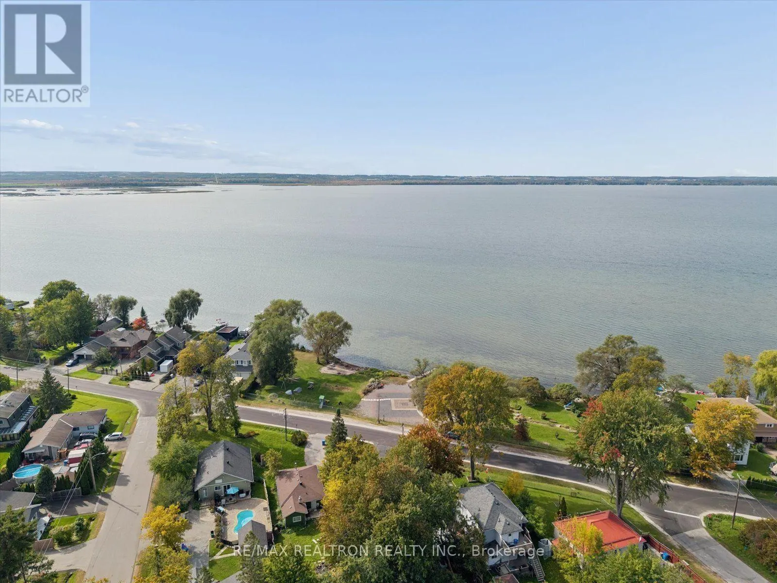 435 LAKE DRIVE S