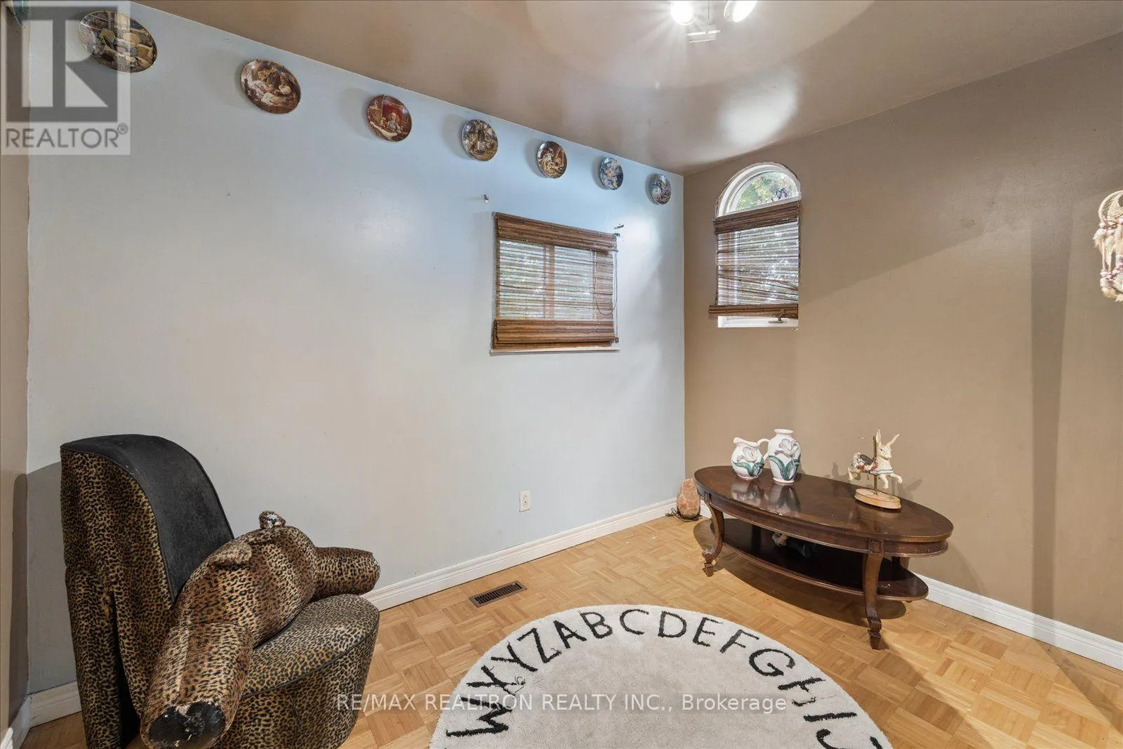435 LAKE DRIVE S