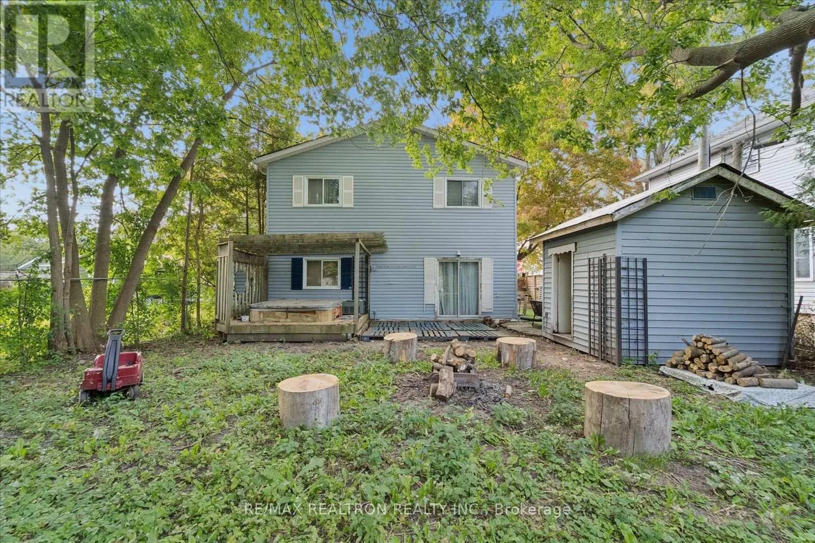 435 LAKE DRIVE S