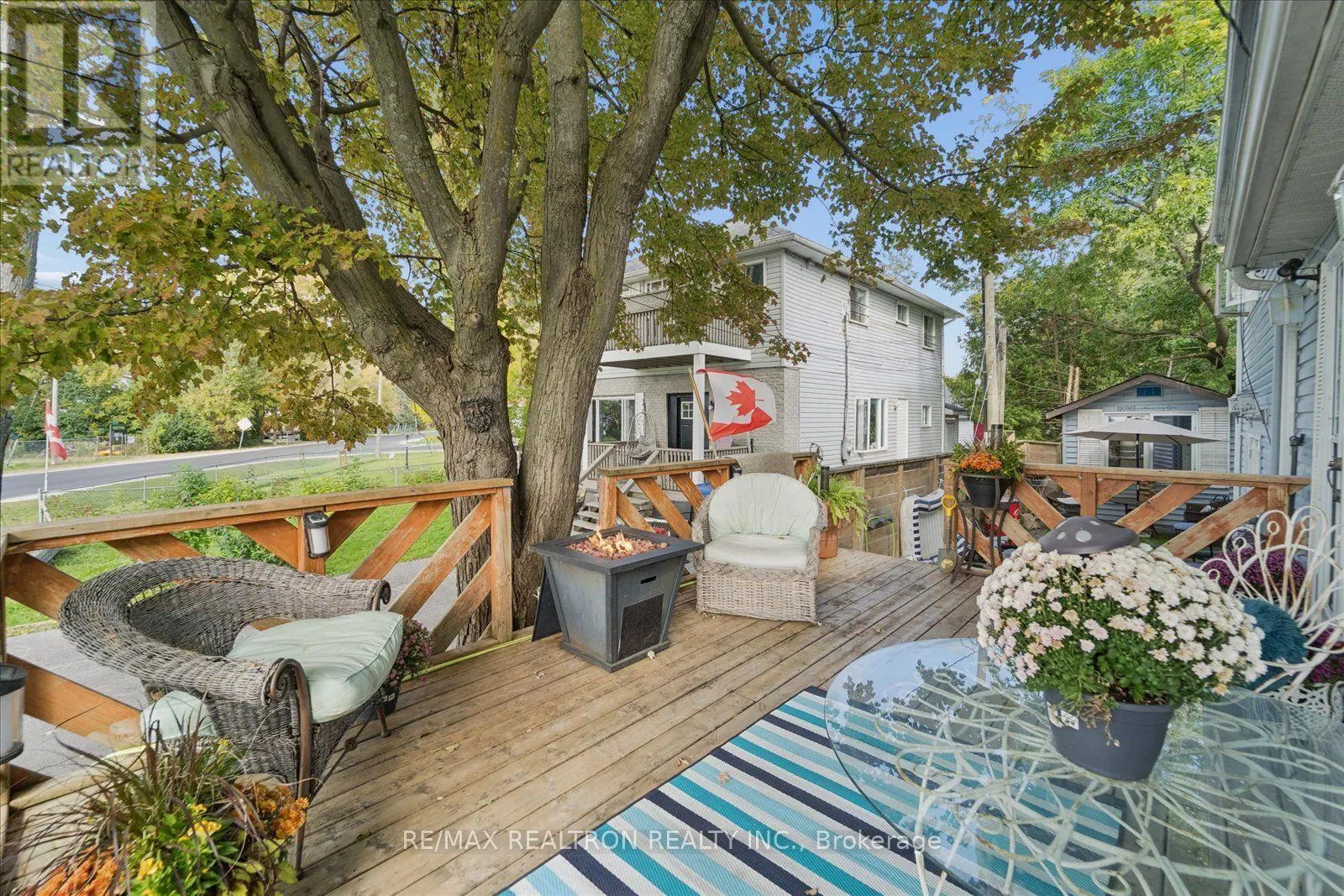 435 LAKE DRIVE S
