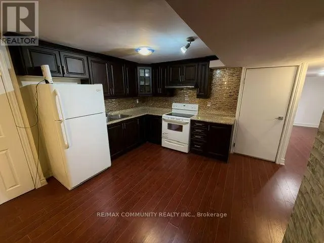 BASEMENT - 14 SUNNYSIDE HILL ROAD W