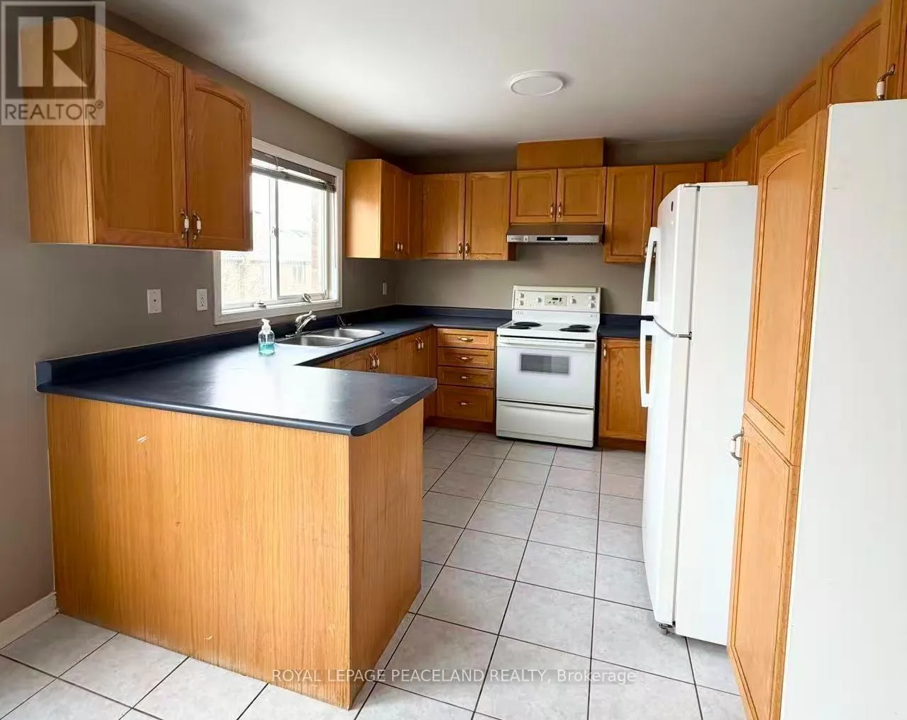 UPPER UNIT - 367 MARBLE PLACE