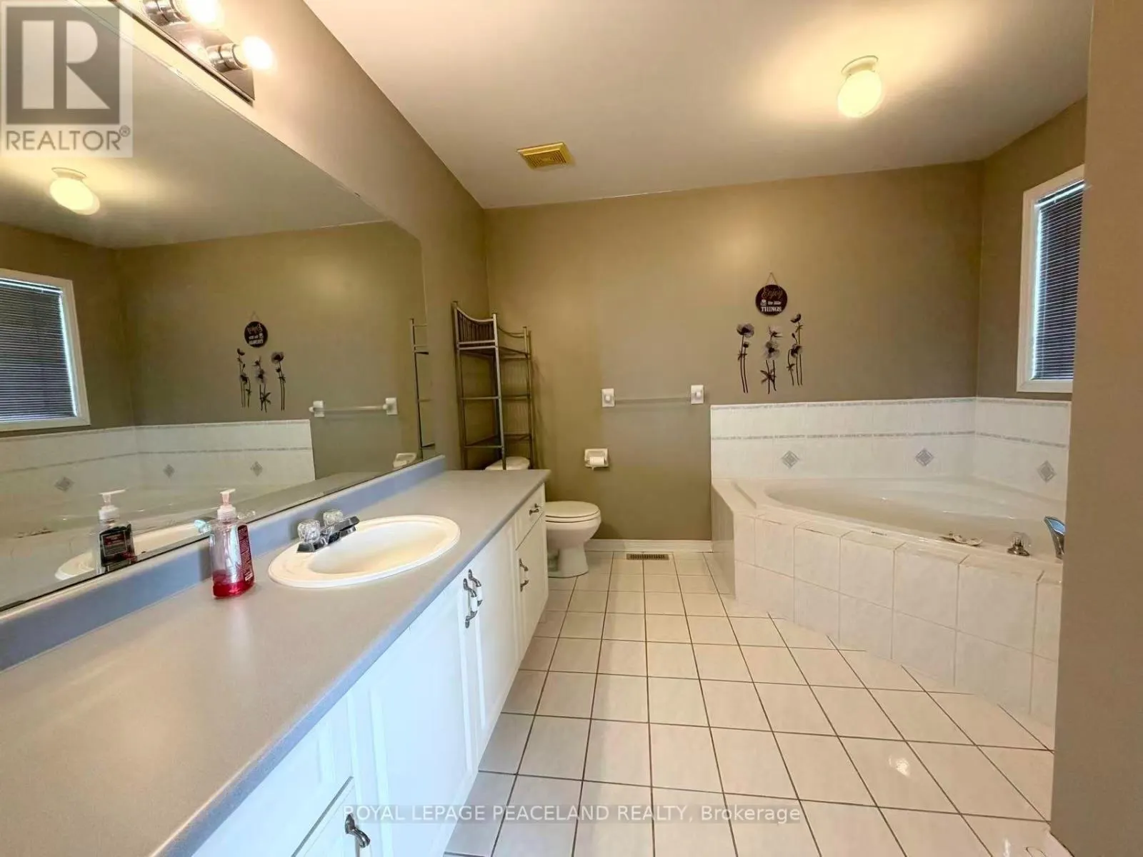 UPPER UNIT - 367 MARBLE PLACE