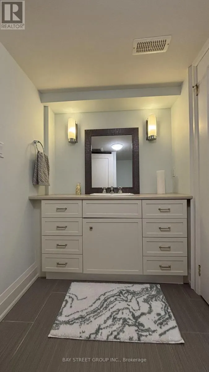 8 DODIE STREET