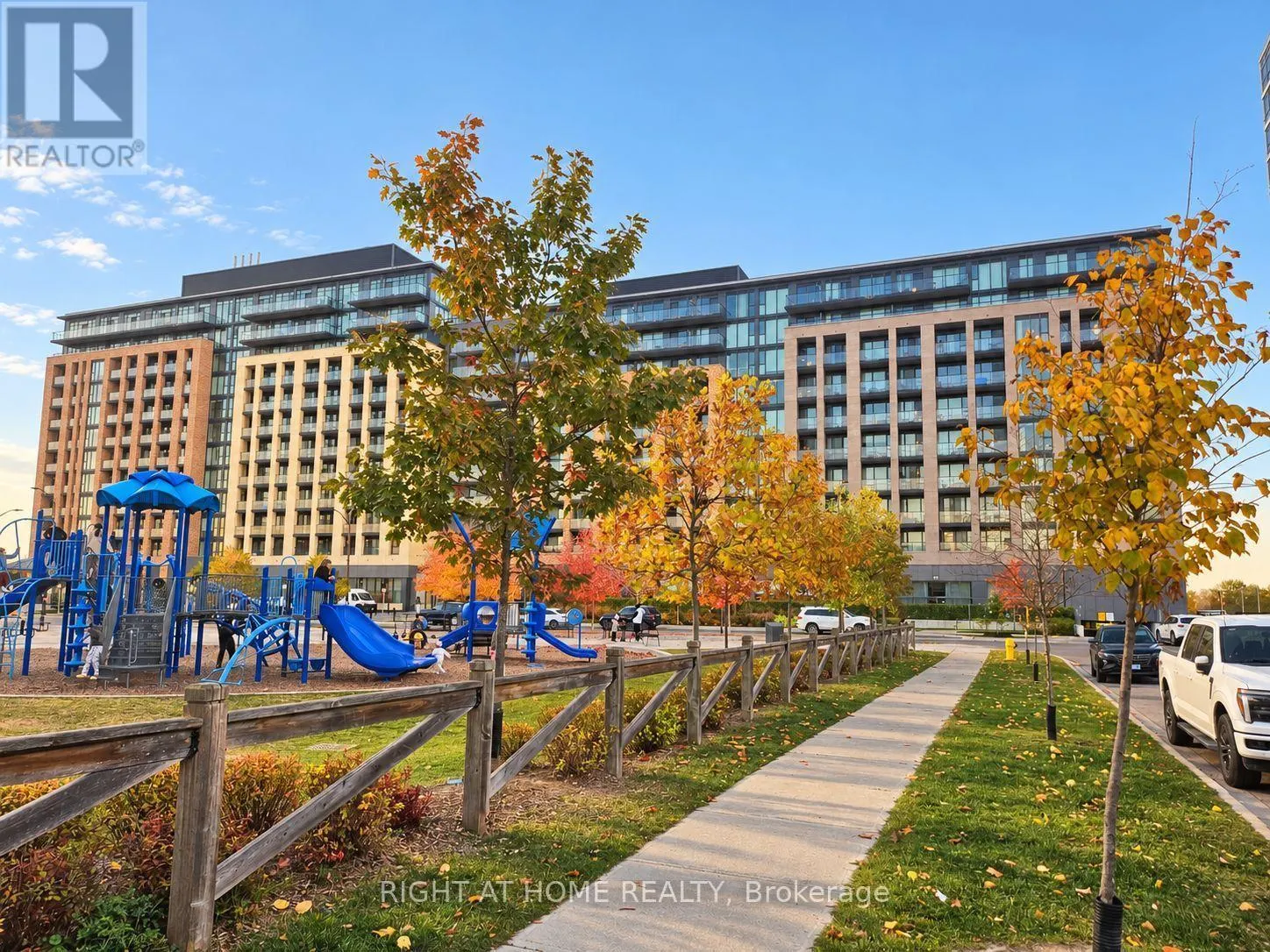 1008 - 100 EAGLE ROCK WAY