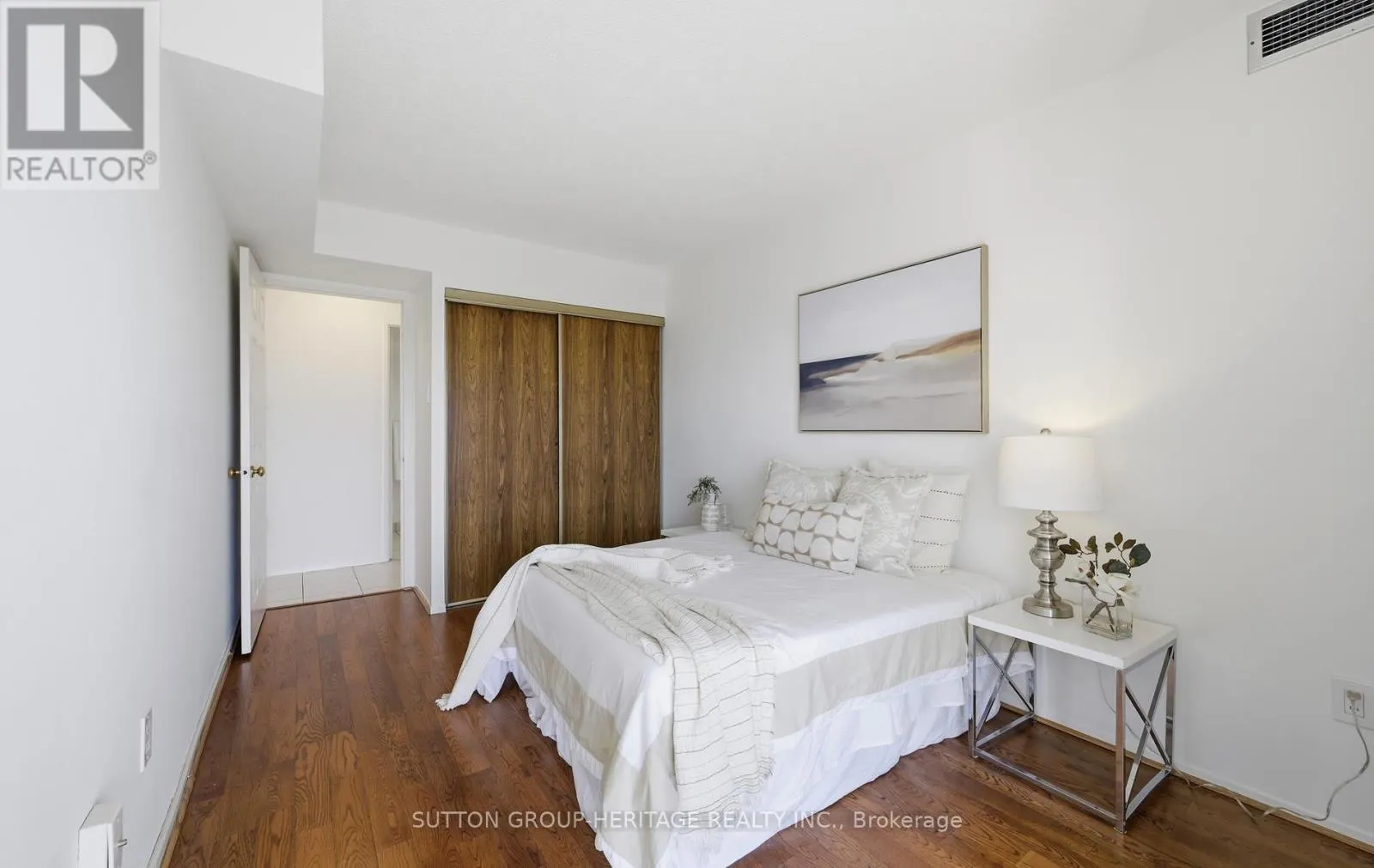 1112 - 40 HARDING BOULEVARD W