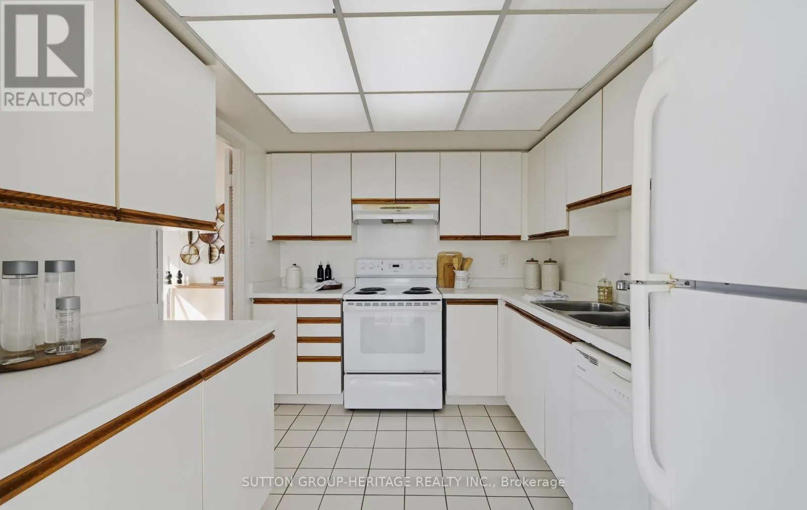 1112 - 40 HARDING BOULEVARD W