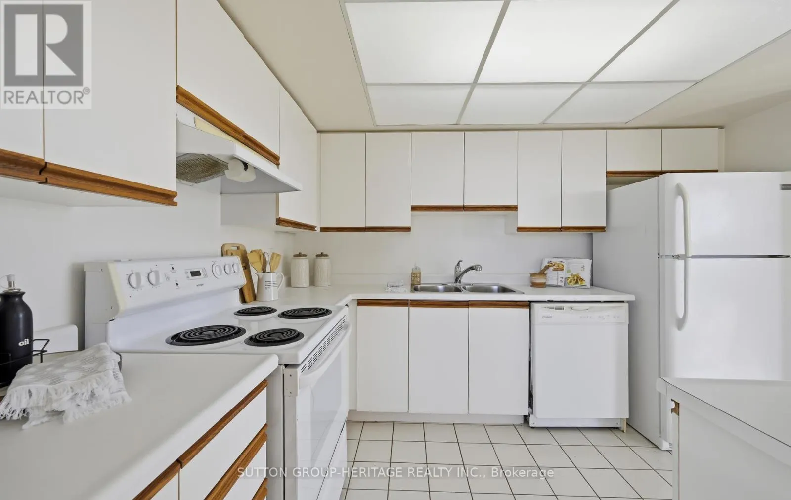 1112 - 40 HARDING BOULEVARD W
