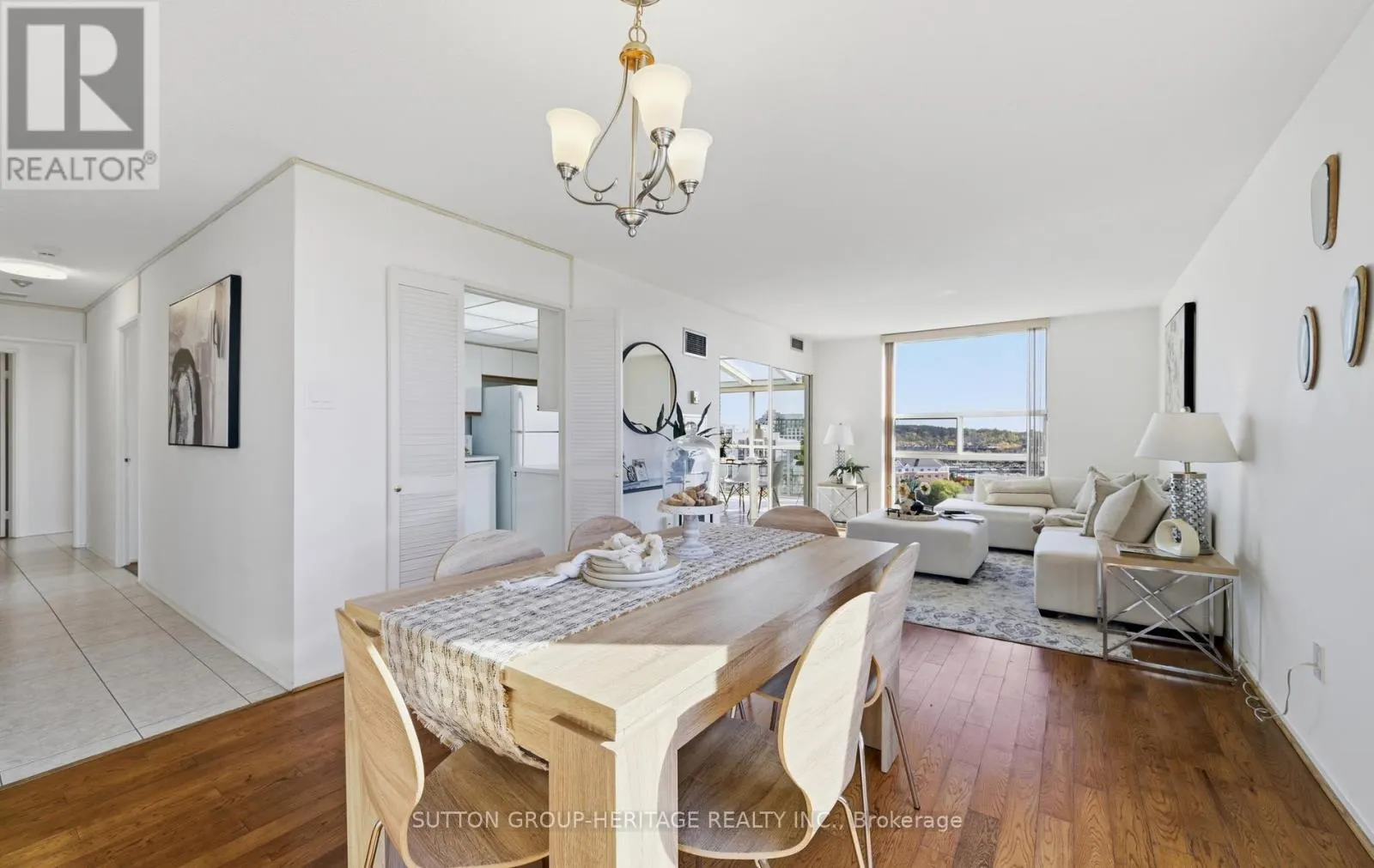 1112 - 40 HARDING BOULEVARD W