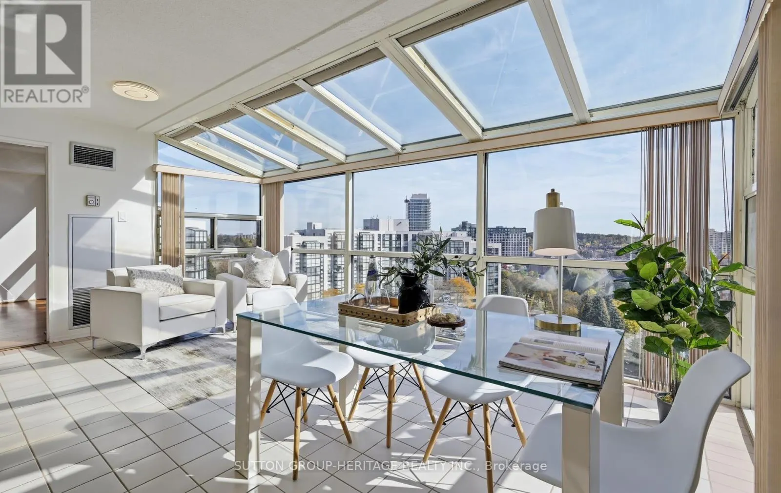1112 - 40 HARDING BOULEVARD W