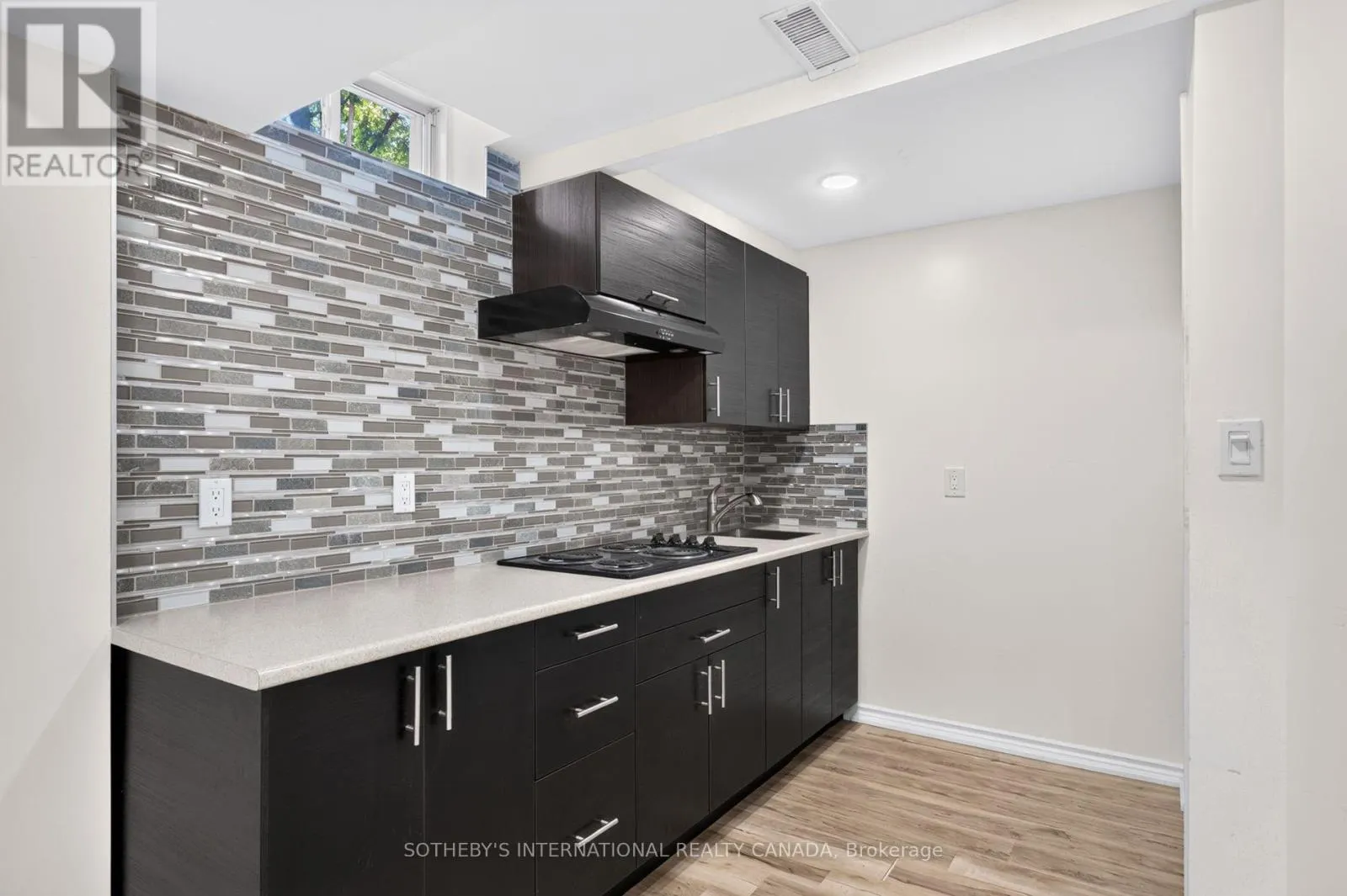 15 KLAMATH COURT