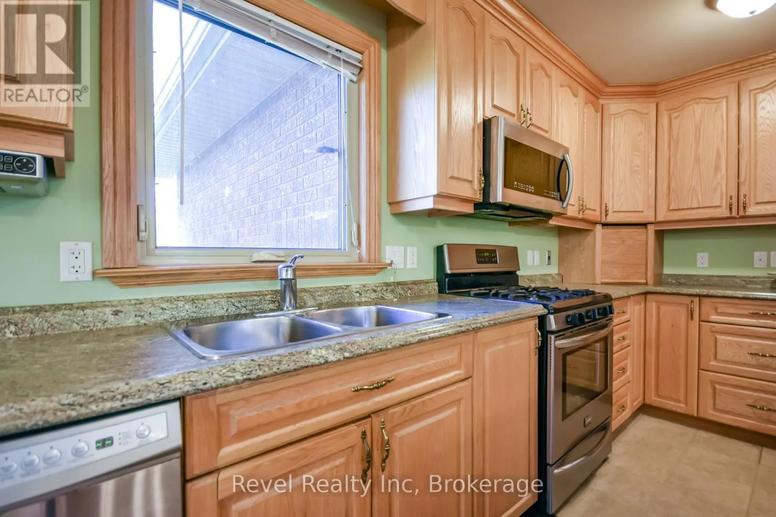 2362 TALL TREE LANE