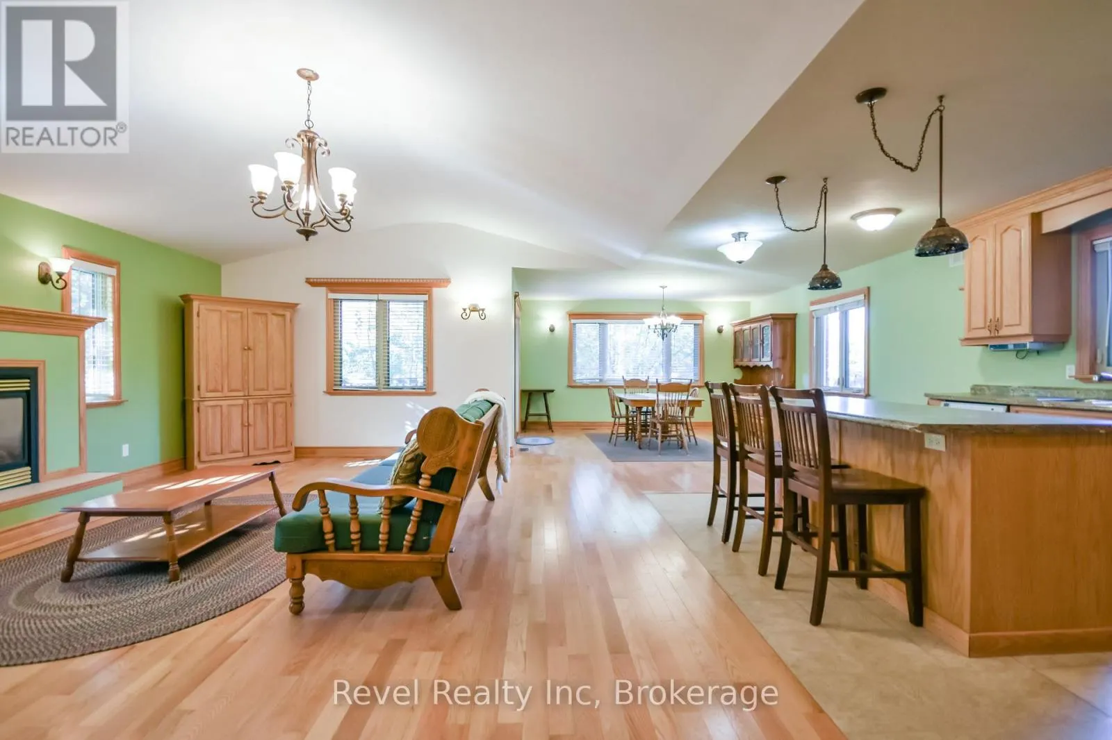 2362 TALL TREE LANE