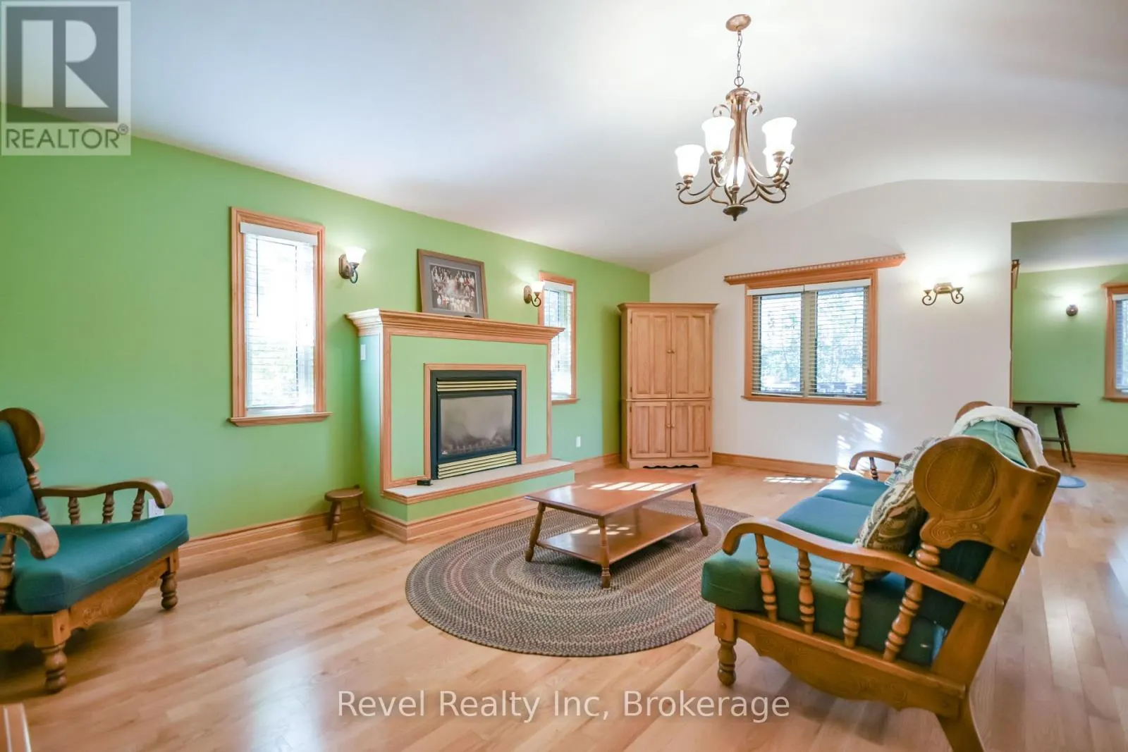 2362 TALL TREE LANE