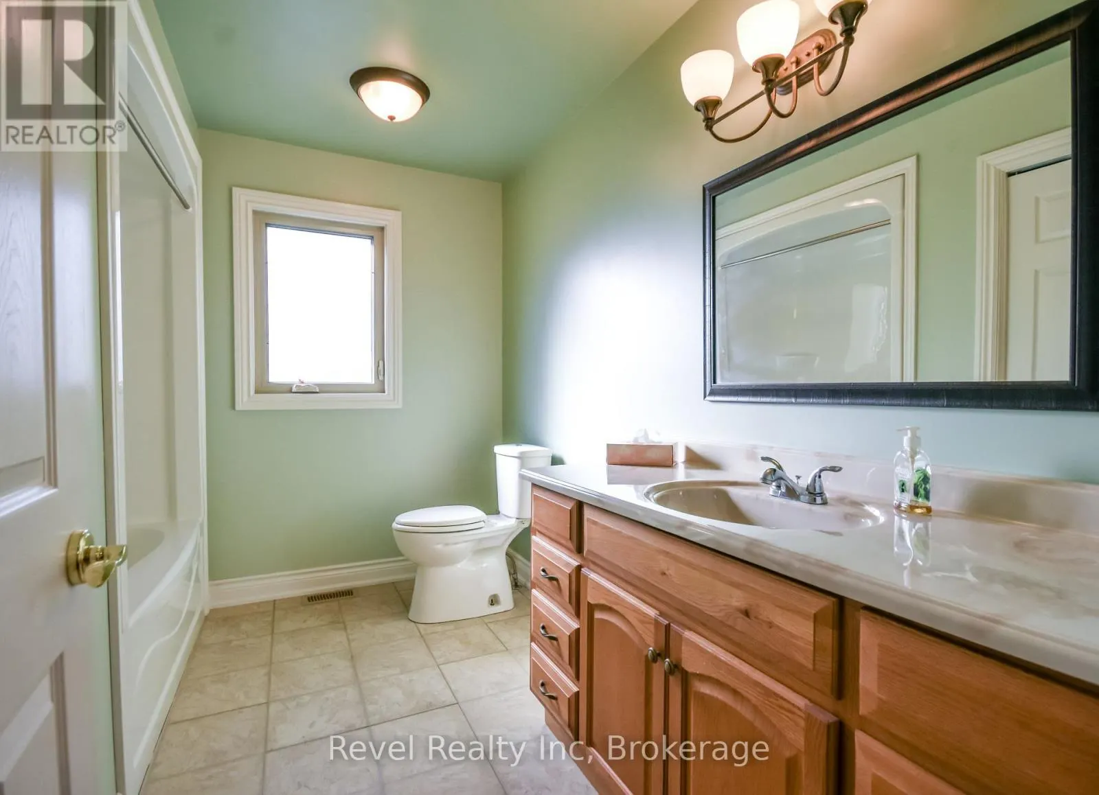 2362 TALL TREE LANE