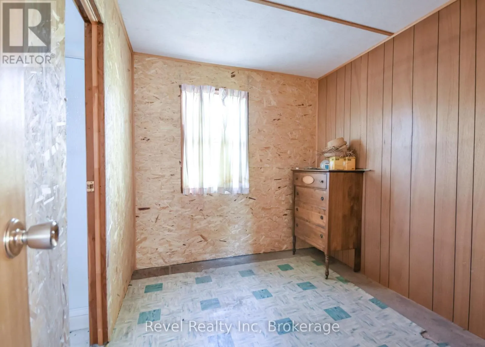 2366 TALL TREE LANE