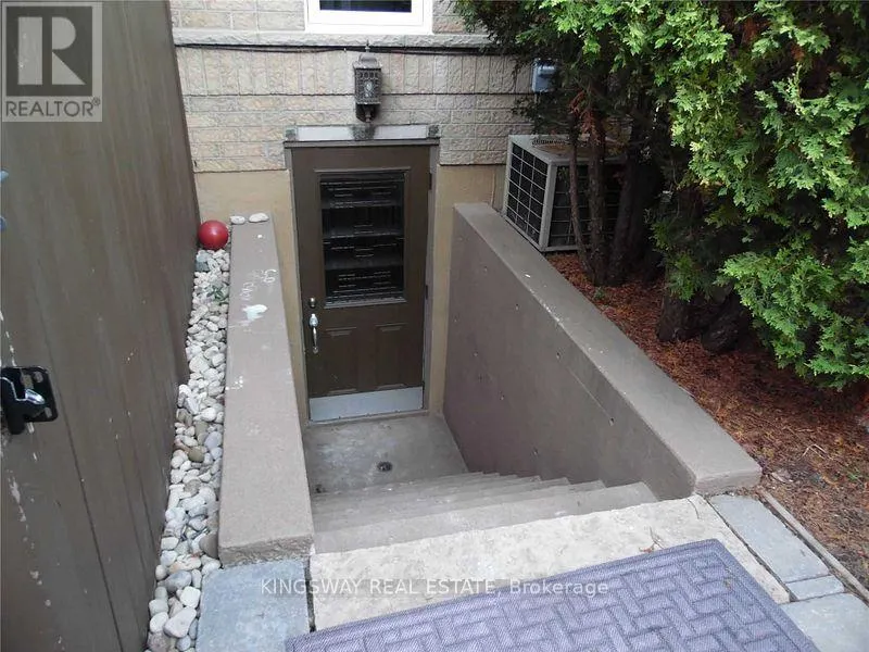 9 KINNEY GATE