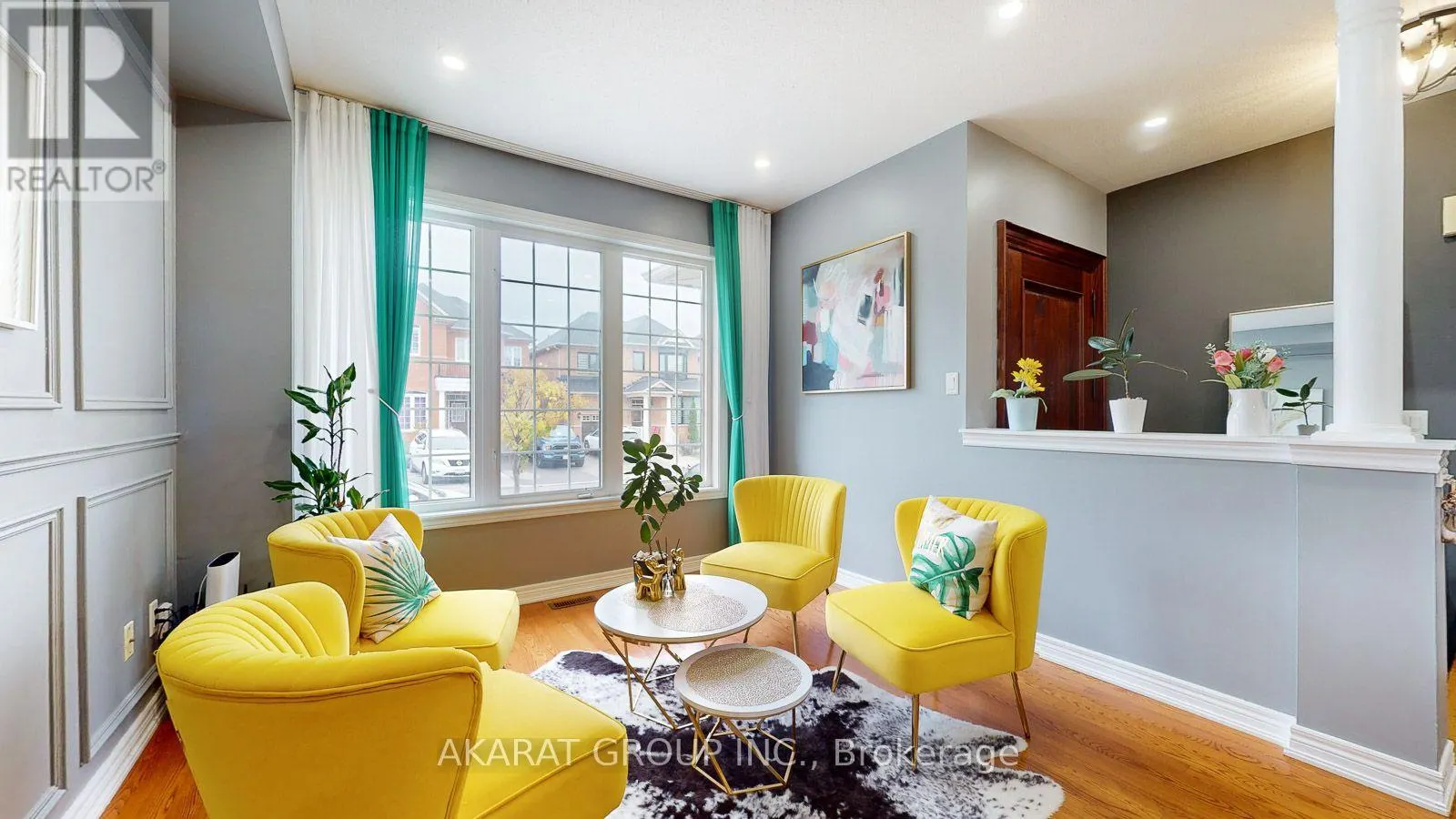28 SAINT JAMES AVENUE