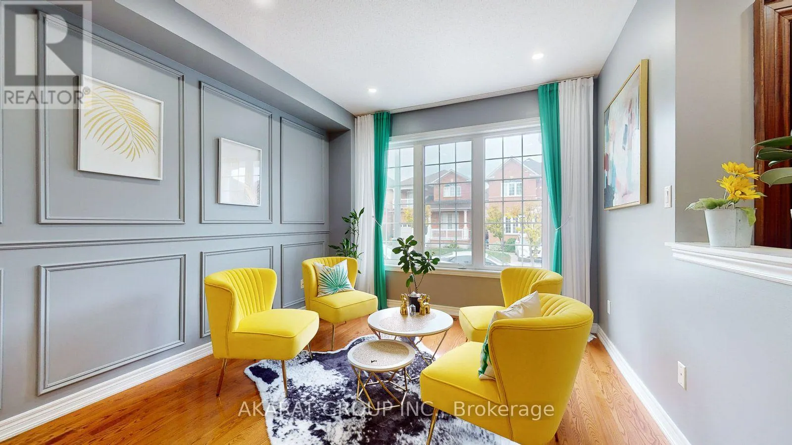 28 SAINT JAMES AVENUE