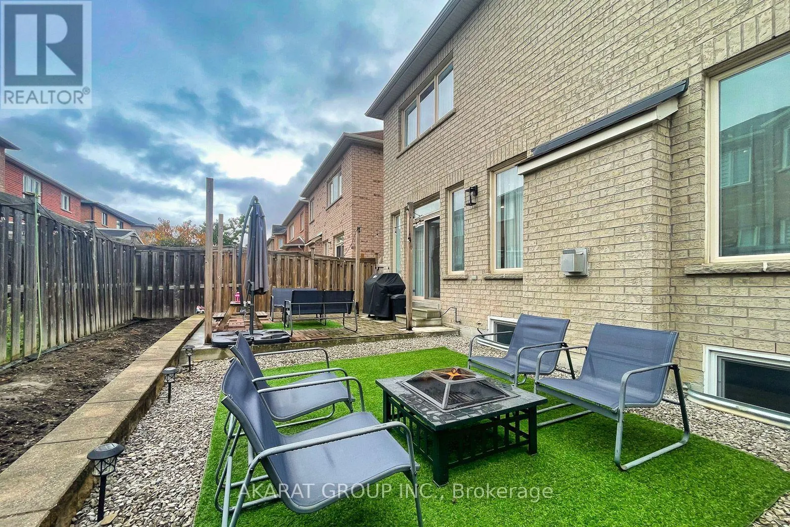 28 SAINT JAMES AVENUE