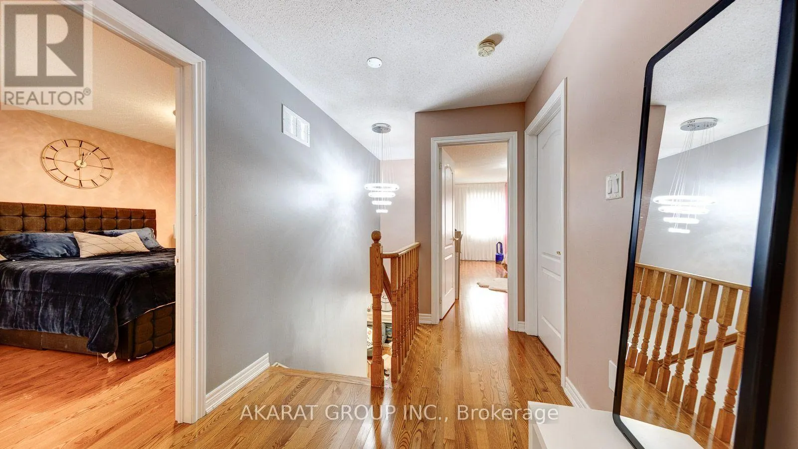 28 SAINT JAMES AVENUE