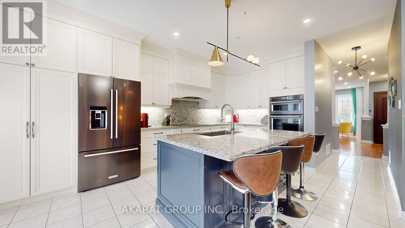 28 SAINT JAMES AVENUE