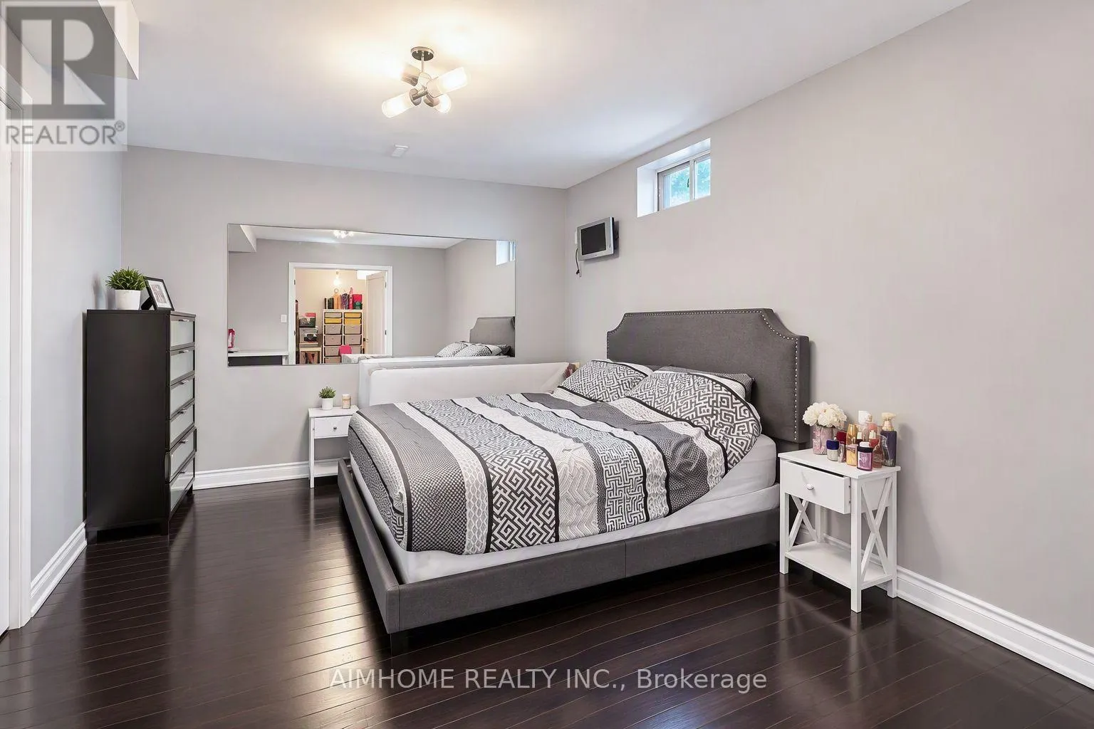 58 WINGATE CRESCENT