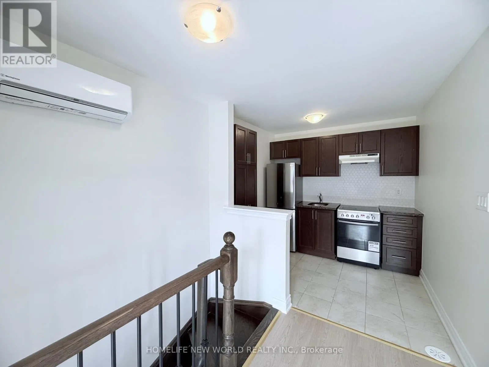 COACH HOUSE - 261 WILLIAM FORSTER ROAD