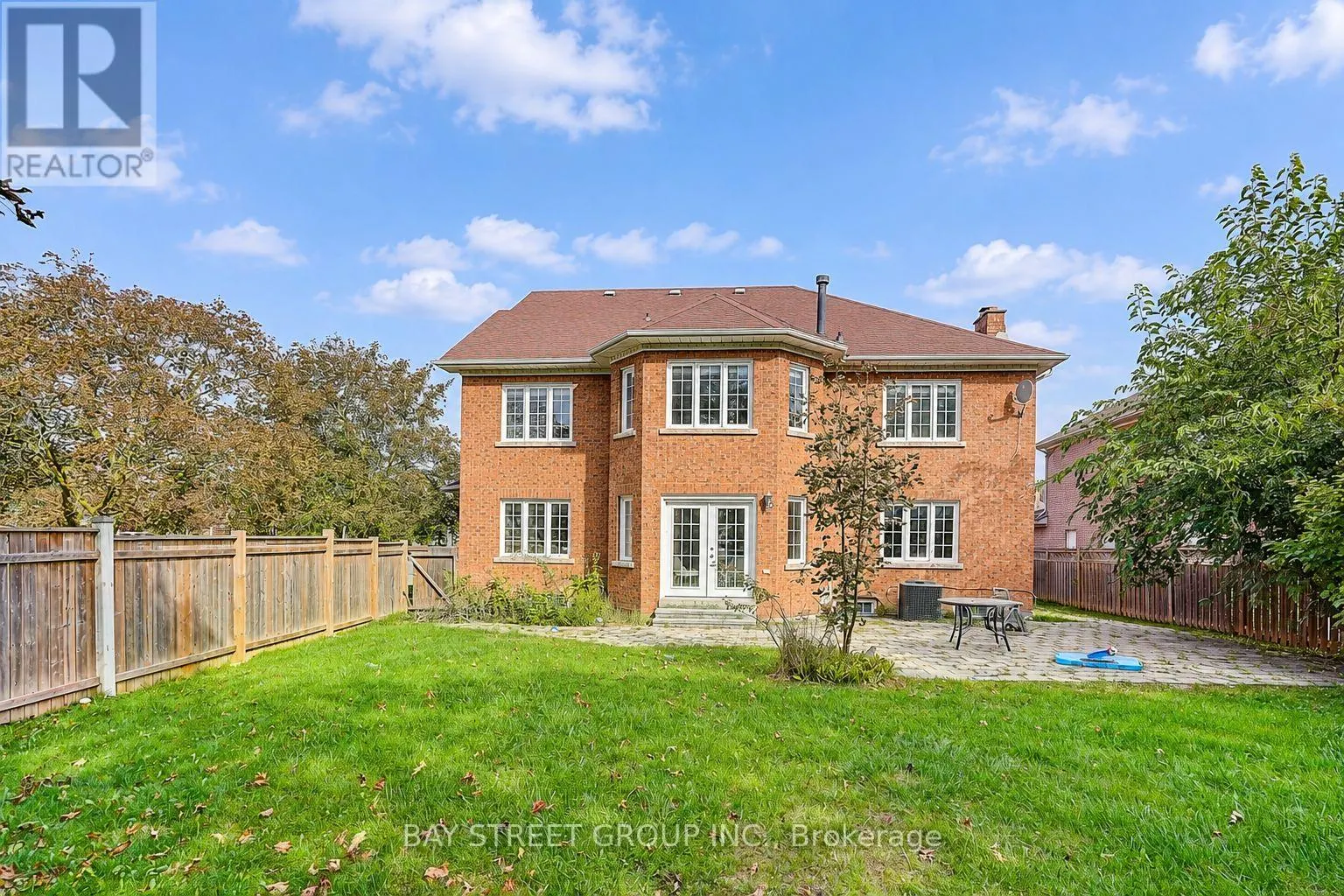 411 WELDRICK ROAD E