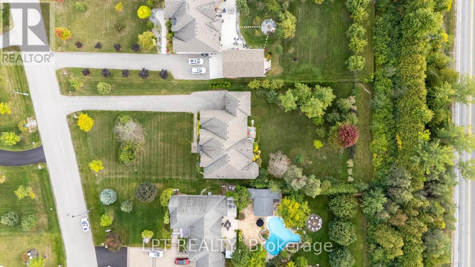 5 WOLFORD COURT