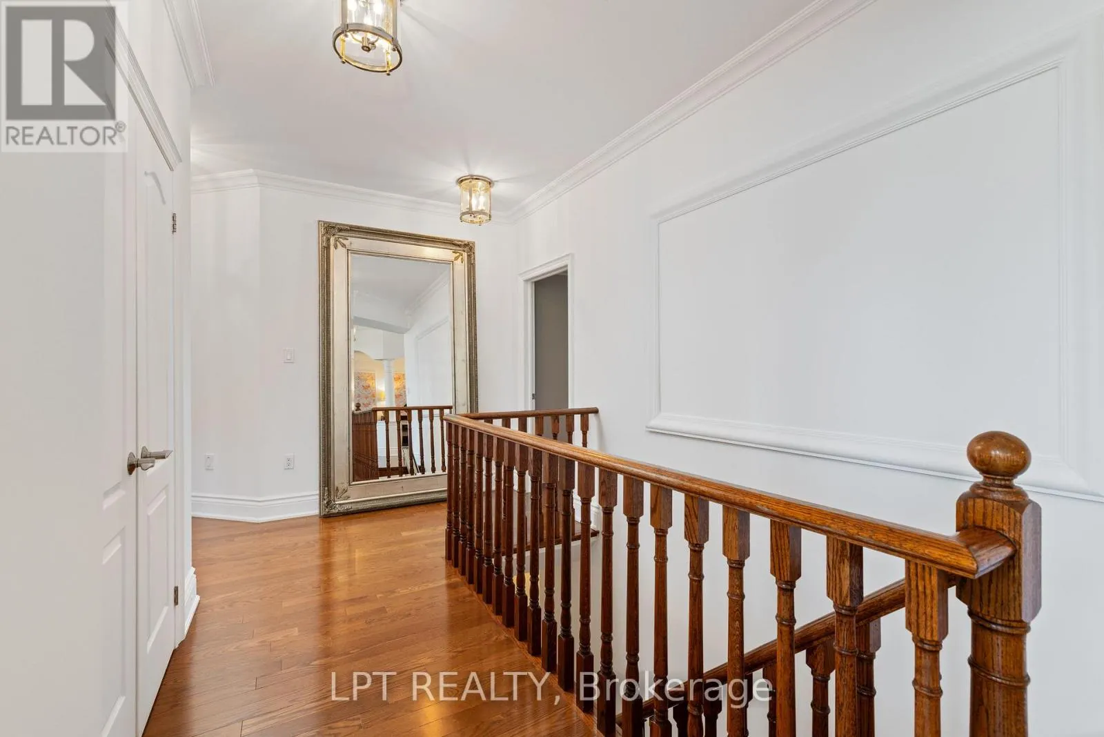 5 WOLFORD COURT